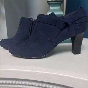 Coach and Four Dark Blue Heels